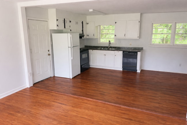 Photo - 683 Rothell Rd