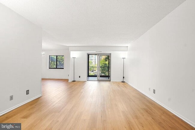 Photo - 5902 Mt Eagle Dr Unit 315