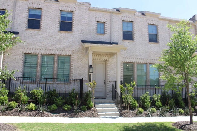 Building Photo - 628 Blue Rdg Dr