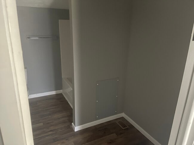 Photo - 434 Dundee Cir