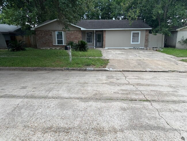 Building Photo - 4711 Beechaven St