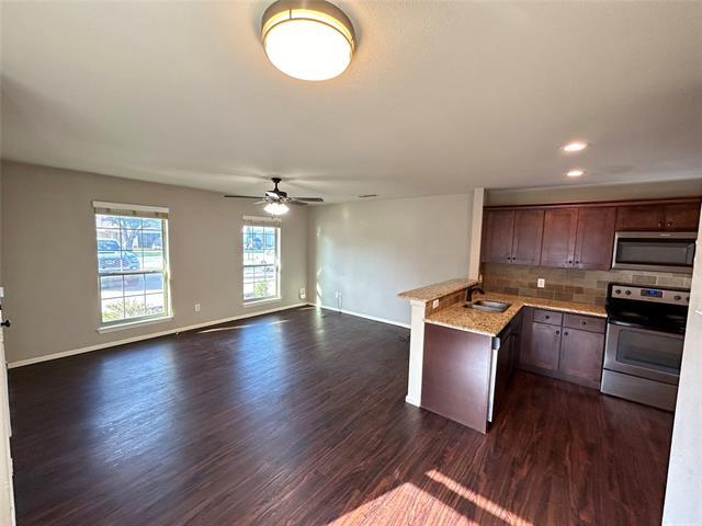 Photo - 221 E Cooper St