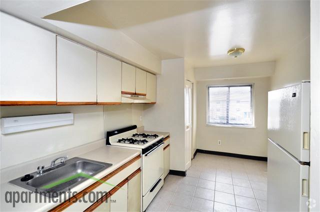 Kitchen - Hillcrest Oaks