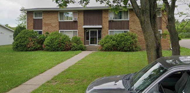 Building Photo - 2214 Freeway Dr Unit #4