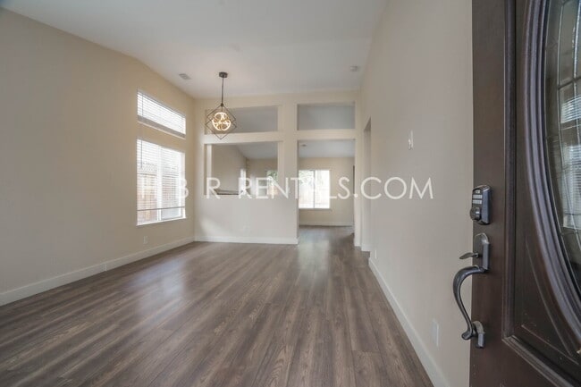 Photo - Single Story 3 bedroom home *SOLAR* *POOL*...