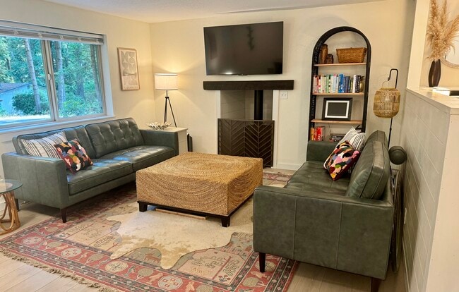 Living Room - 11124 Juniper Pl