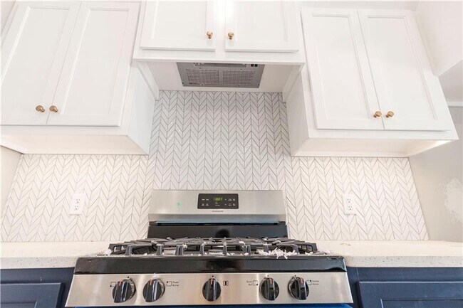 Photo - Beautiful 4 Bedroom 2 Bathroom Home in Dee...