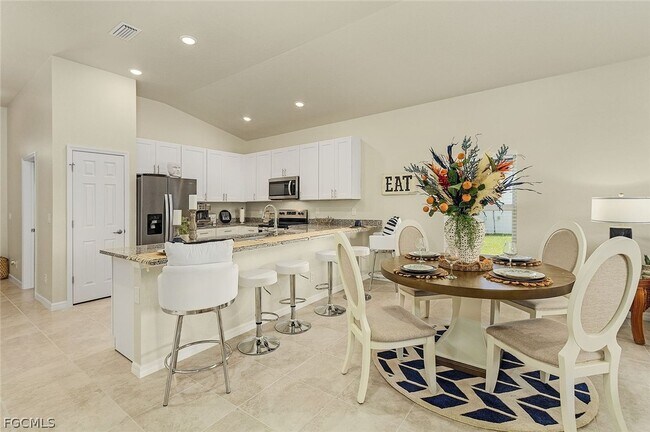 Photo - 246 NE 10th Pl