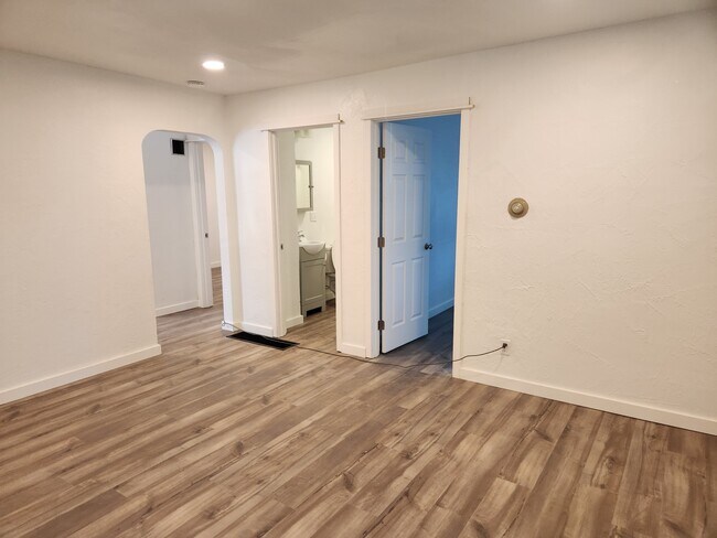 Photo - Levens St Duplex