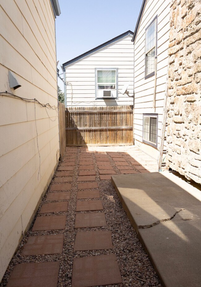 Photo - 996 S Zeno Way