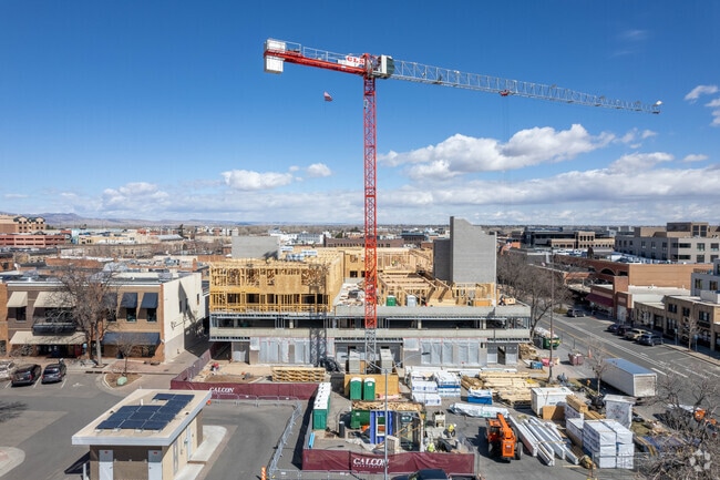 April 2022 - Oak 140