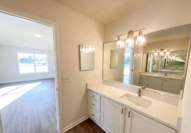 Photo - 976 Tammy Cove Ln