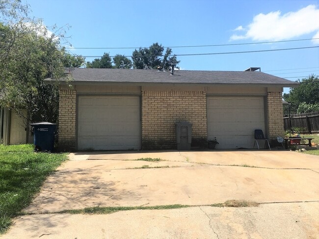 Building Photo - 6910 Millrace Dr Unit A Rental