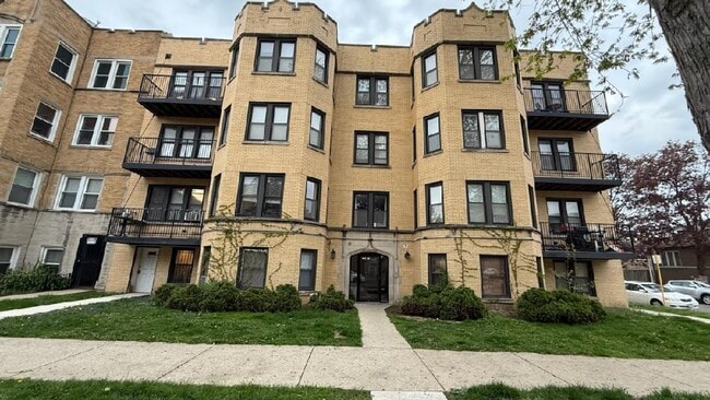 Exterior - 6503 N Mozart St Unit 3