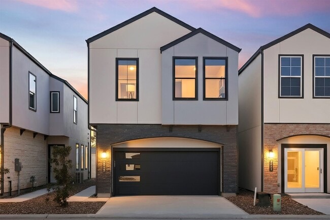 Building Photo - 2939 El Fenice Ln