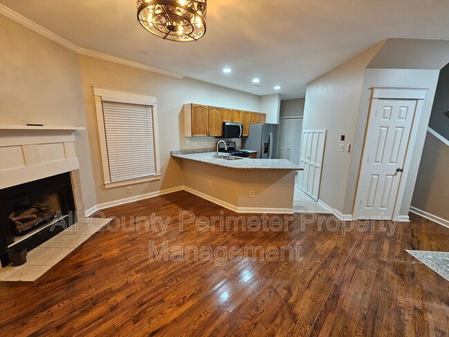 Photo - 320 Harden St SE