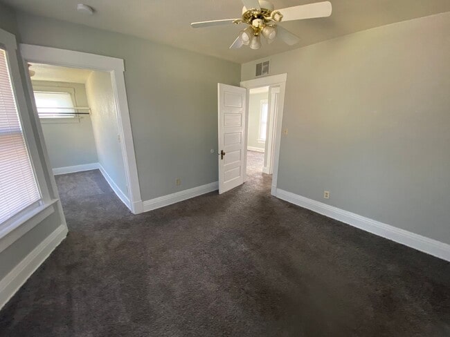 Photo - BUR1026 Unit 1026 1/2