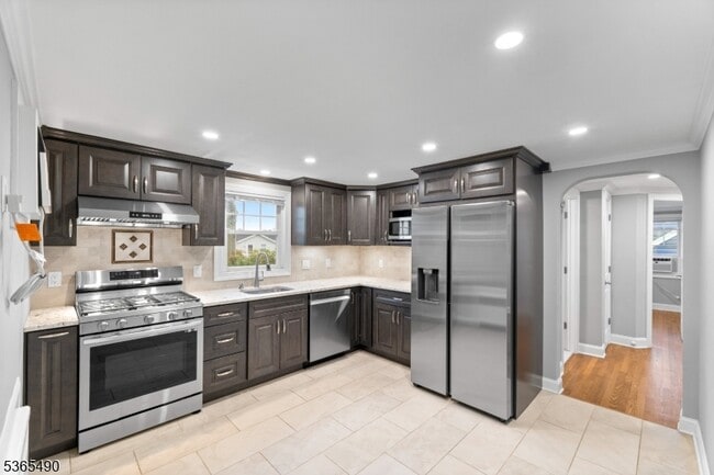 86 Forest St