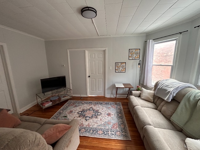 Photo - 451 New Park Ave Unidad F1 Entire Floor