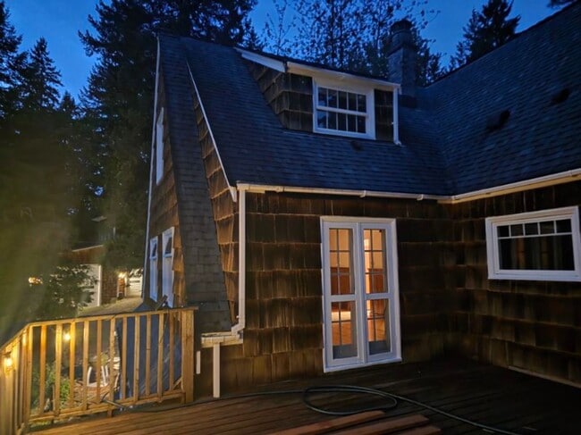 Photo - Charming and beautiful 2100 sq ft Home on ...