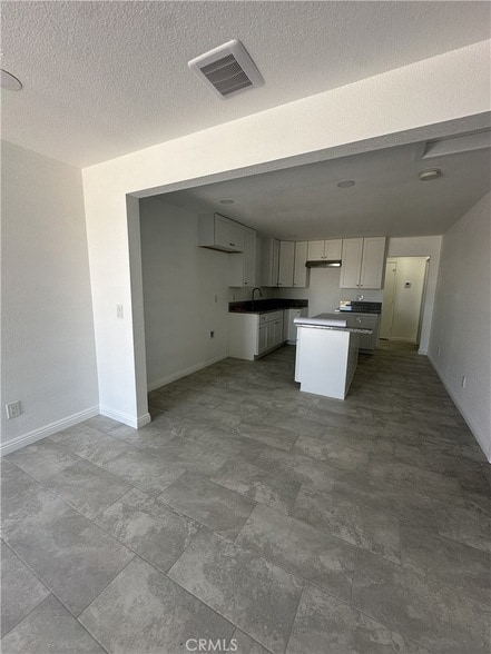 Photo - 9168 G Ave