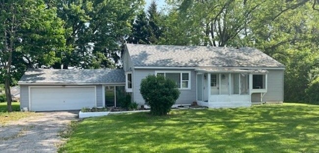 Building Photo - 2696 Spencerport Rd Rental