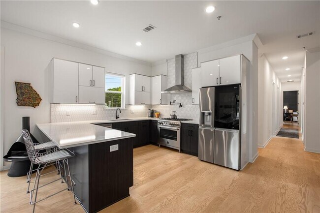 Photo - 417 E College Ave Unit 302