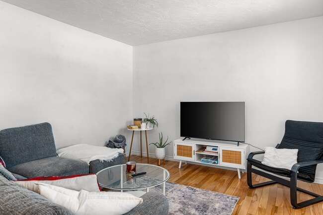 Photo - 11 Bridlewood Way
