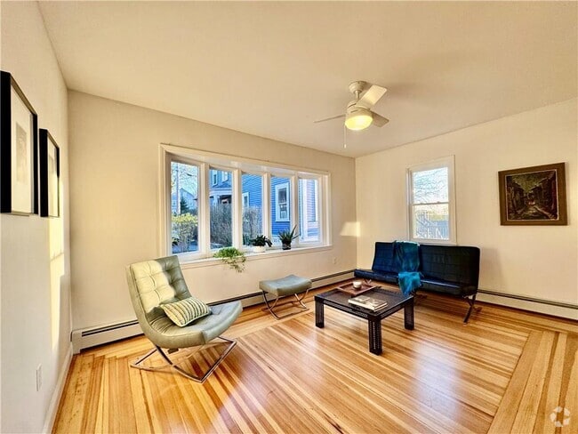 Building Photo - 64 Evergreen St Rental