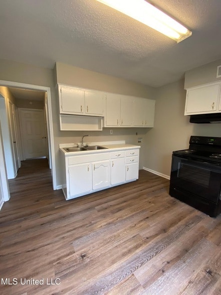 Photo - 8230 Cedarbrook Dr