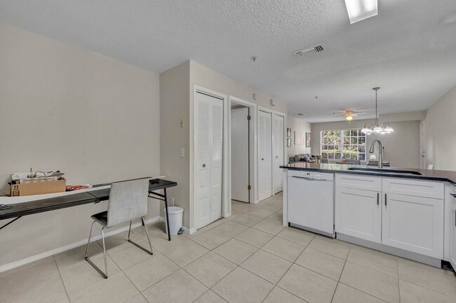 Photo - UCF Condo Utilities included