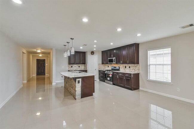 Photo - 7718 Shavano Ln