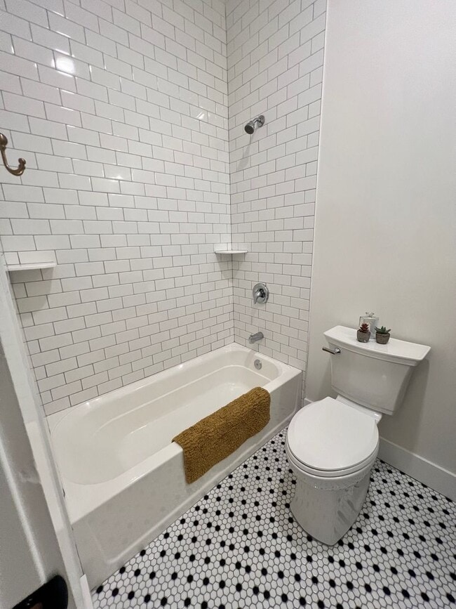 Photo - 106 E Broad St Unit Apt 7