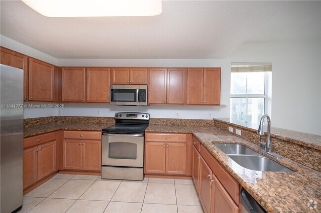 Building Photo - 11501 NW 89th St Rental