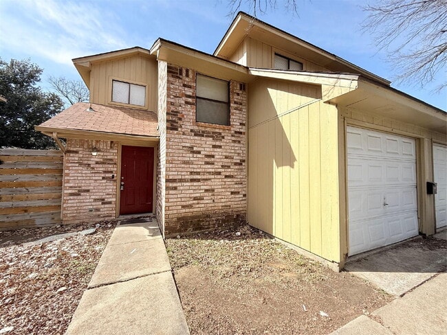 Building Photo - 2641 Santa Barbara Dr