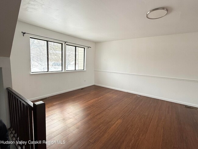 Photo - 259 Village Ct