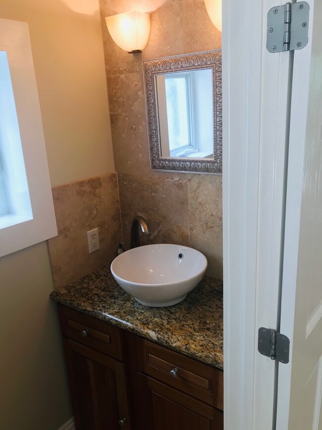 Photo - 1312 Petronia St