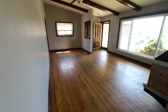 Photo - 22012 Logue Ave