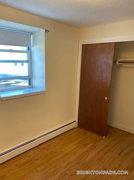 Photo - 168 N Beacon St Unidad 2