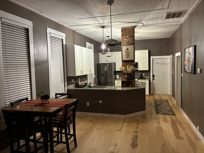 Photo - 1512 E 18th Ave