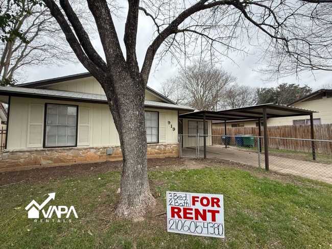 Building Photo - 919 Green Park St Rental
