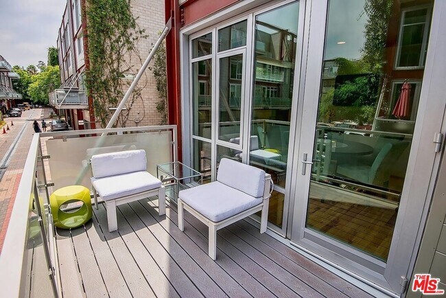 Photo - 3450 Cahuenga Blvd Unit 203