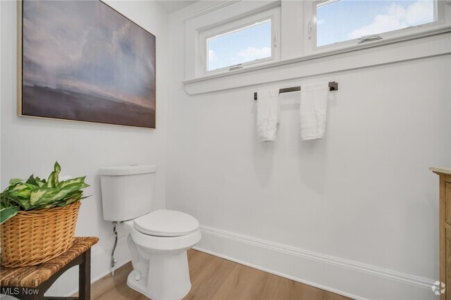 Building Photo - 1496 E 107th St Rental