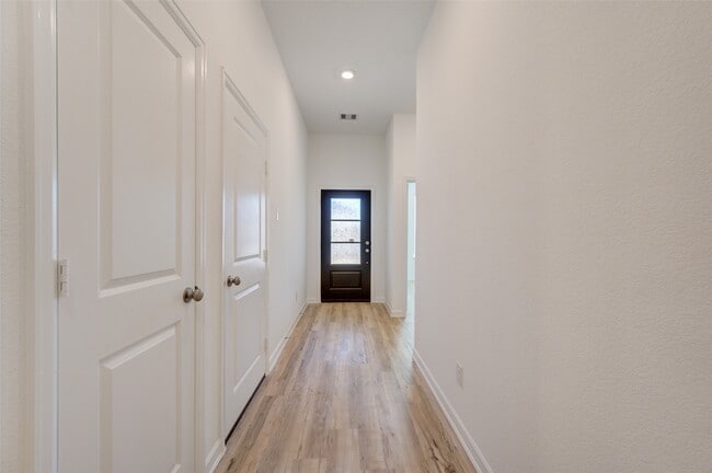 Photo - 3330 Meadknoll Ln