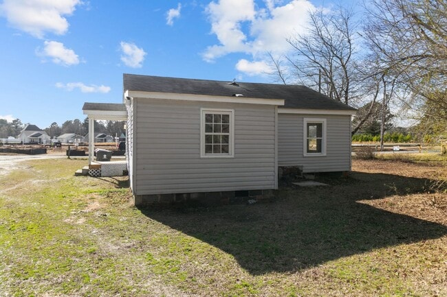 Photo - 610 Wondertown Dr