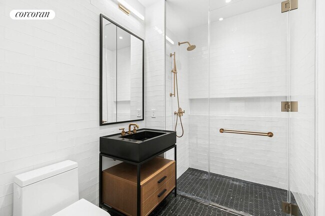 Photo - 30 E 29th St