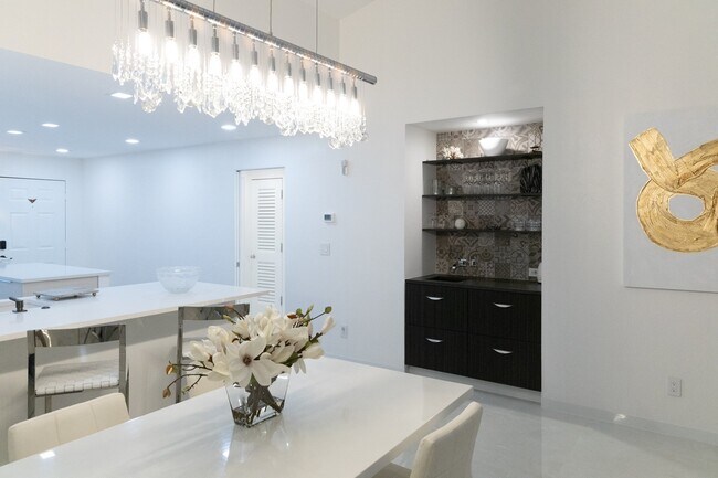 600 Misty Pines Cir