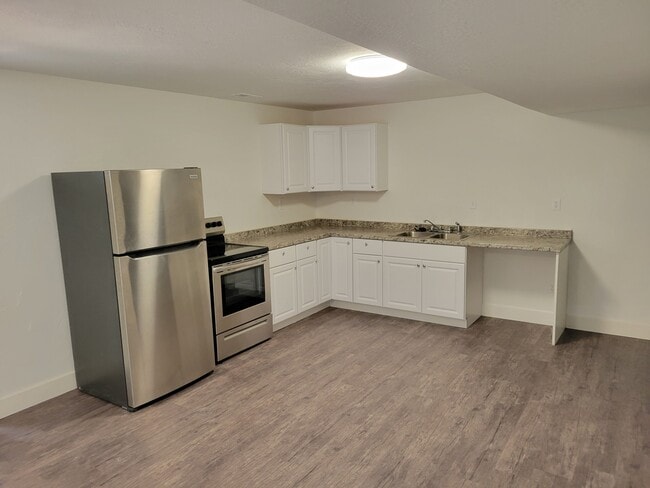 317 Arrowhead Dr Unit Basement Apartment