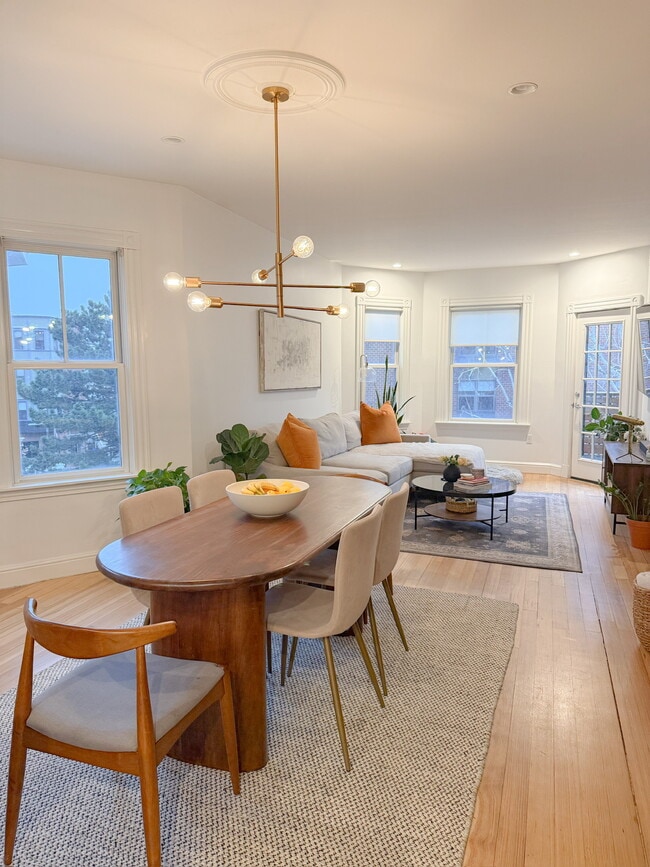 Building Photo - 9 Edison Grn Unit 3