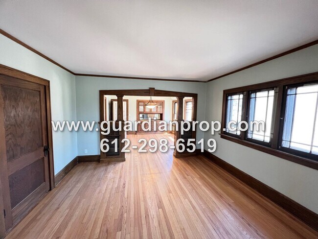 Photo - Fully Updated Upper Duplex for September 1, New Kitchen & Bath, Sunroom + Office Area, Private Ba... Unidad #106(upper )